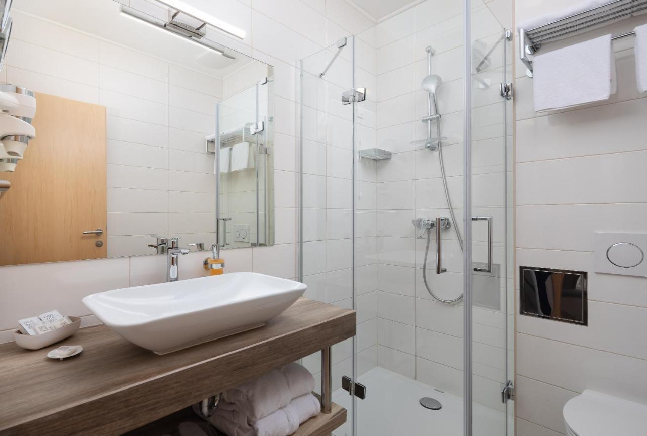Aparthotel Flora Tucepi Ngoại thất bức ảnh
