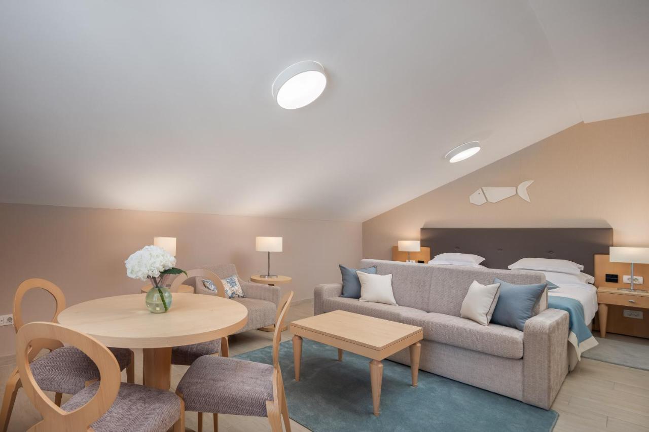 Aparthotel Flora Tucepi Ngoại thất bức ảnh