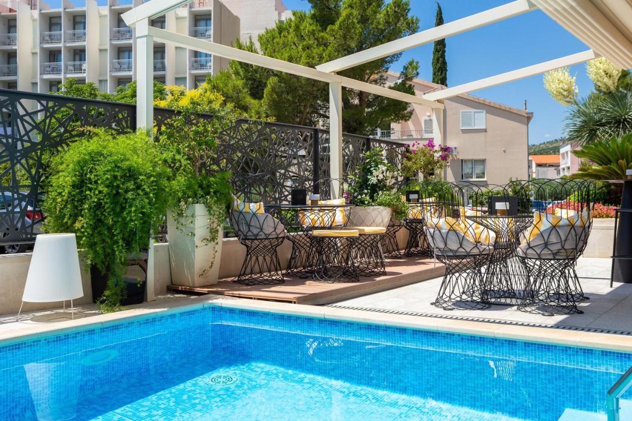 Aparthotel Flora Tucepi Ngoại thất bức ảnh